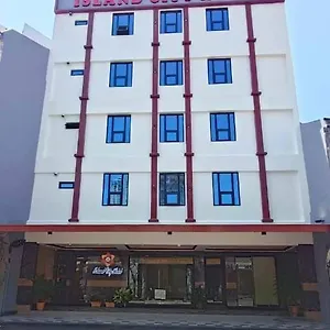 Capital O 90897 Island Hotel