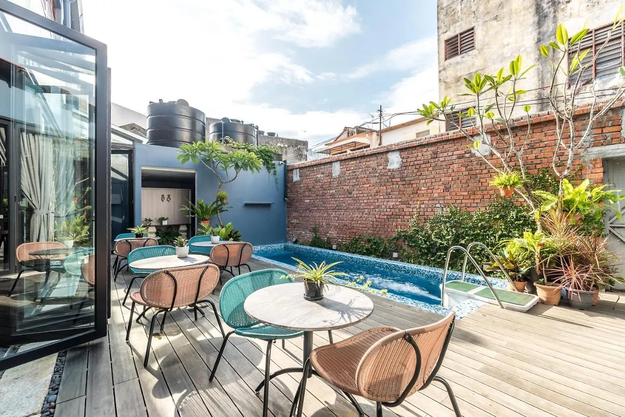 Tien Terrace Macalister contacts